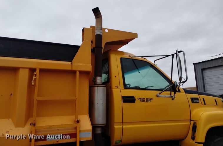 image for item DK8898 2001 GMC C7500  dump truck