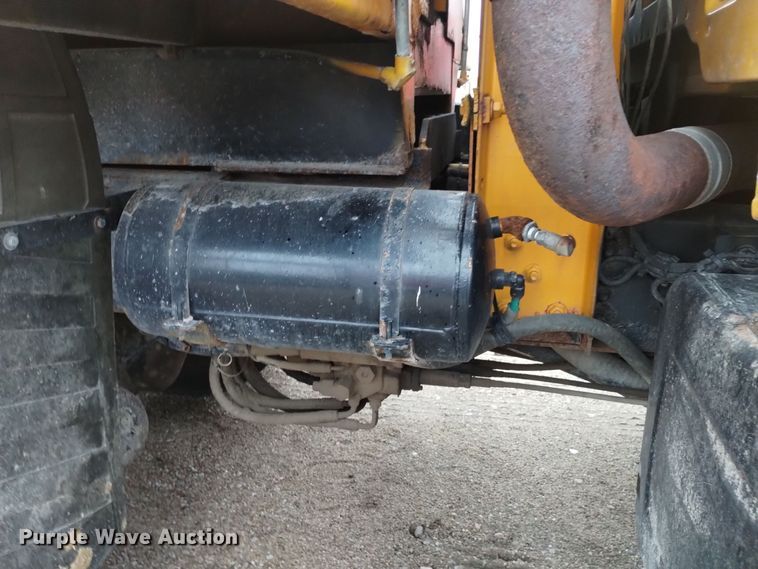 image for item DK8898 2001 GMC C7500  dump truck