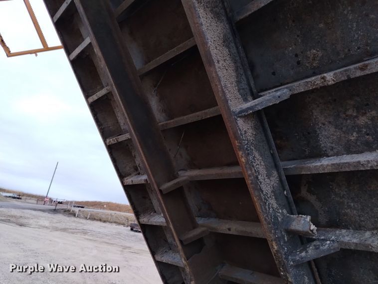 image for item DK8898 2001 GMC C7500  dump truck