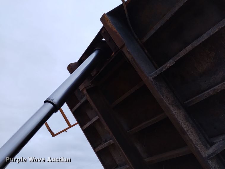 image for item DK8898 2001 GMC C7500  dump truck