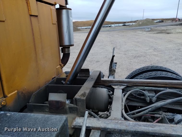 image for item DK8898 2001 GMC C7500  dump truck