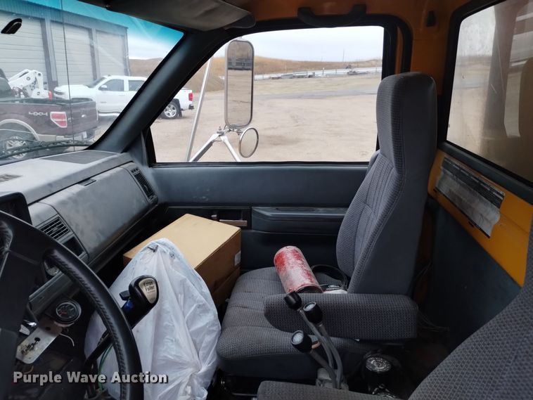 image for item DK8898 2001 GMC C7500  dump truck