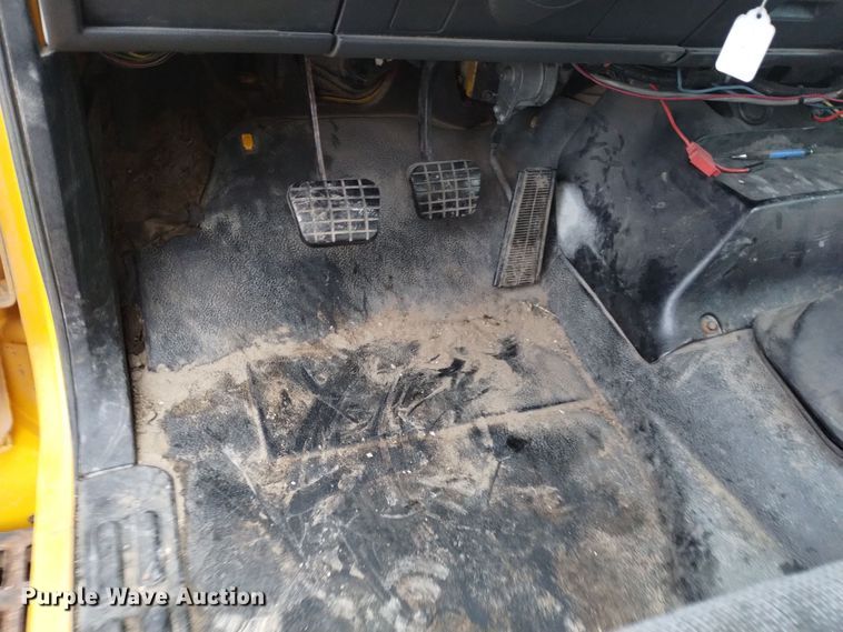 image for item DK8898 2001 GMC C7500  dump truck