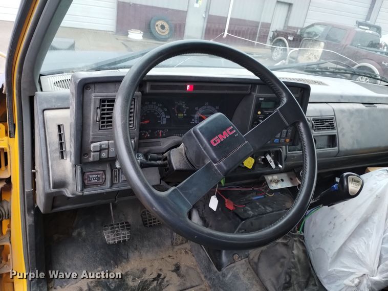 image for item DK8898 2001 GMC C7500  dump truck