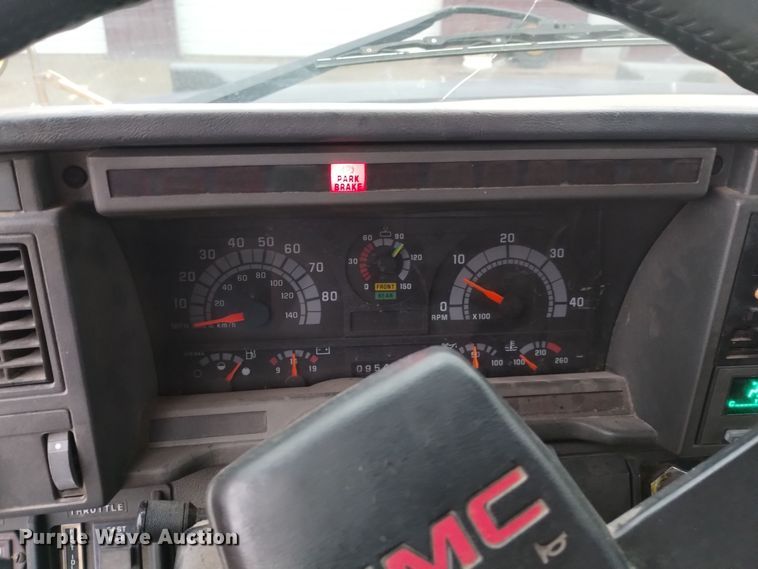 image for item DK8898 2001 GMC C7500  dump truck