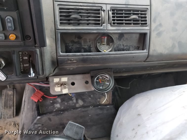 image for item DK8898 2001 GMC C7500  dump truck