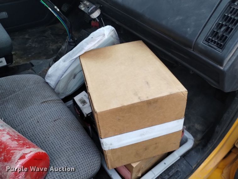 image for item DK8898 2001 GMC C7500  dump truck