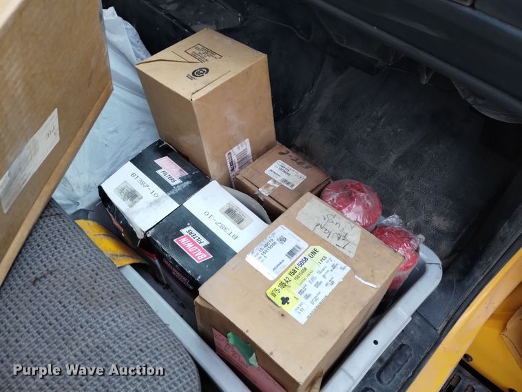 image for item DK8898 2001 GMC C7500  dump truck