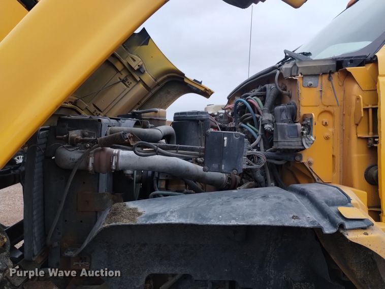 image for item DK8898 2001 GMC C7500  dump truck