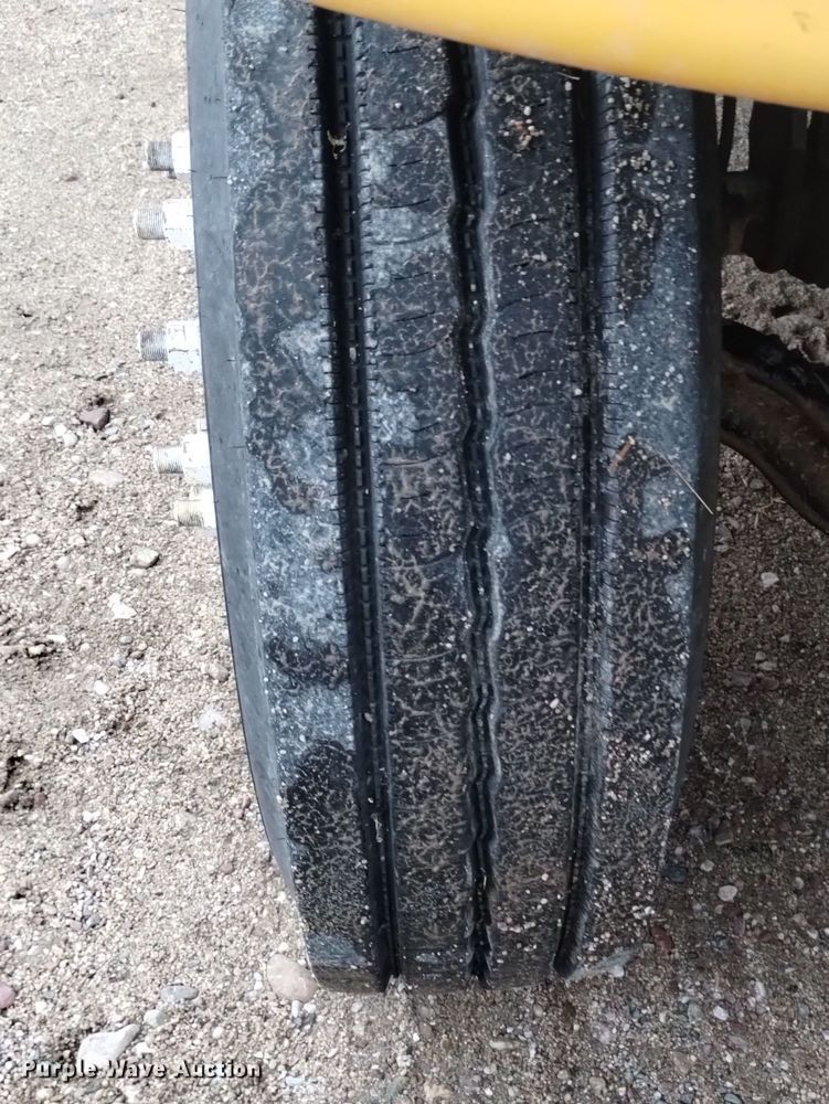 image for item DK8898 2001 GMC C7500  dump truck