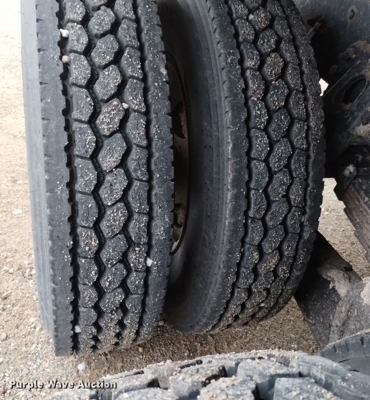 image for item DK8898 2001 GMC C7500  dump truck