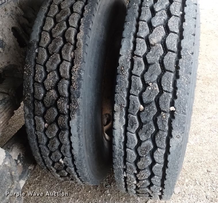 image for item DK8898 2001 GMC C7500  dump truck