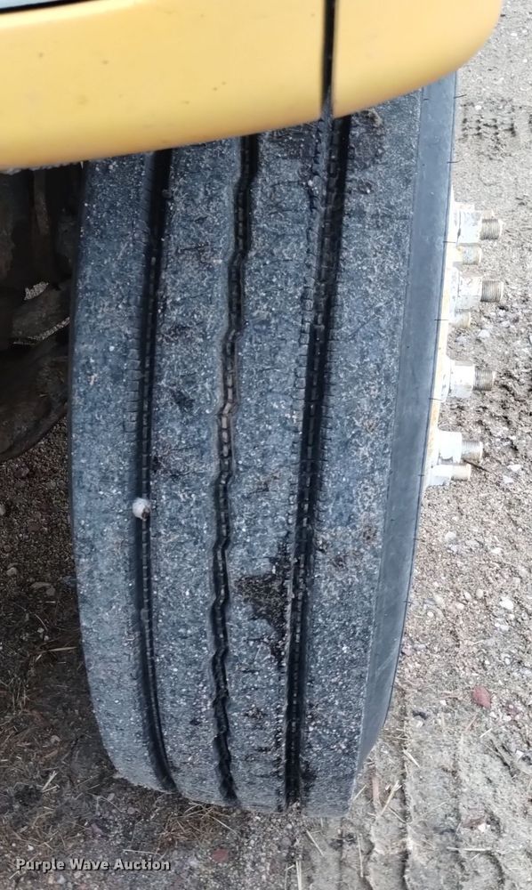 image for item DK8898 2001 GMC C7500  dump truck