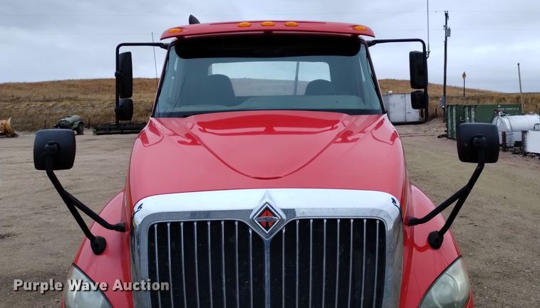 image for item DK8899 2011 International ProStar 122  semi truck