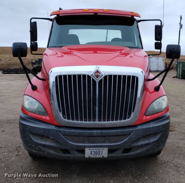 image for item DK8899 2011 International ProStar 122  semi truck