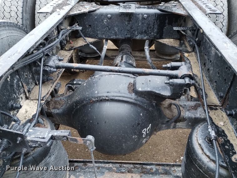 image for item DK8899 2011 International ProStar 122  semi truck