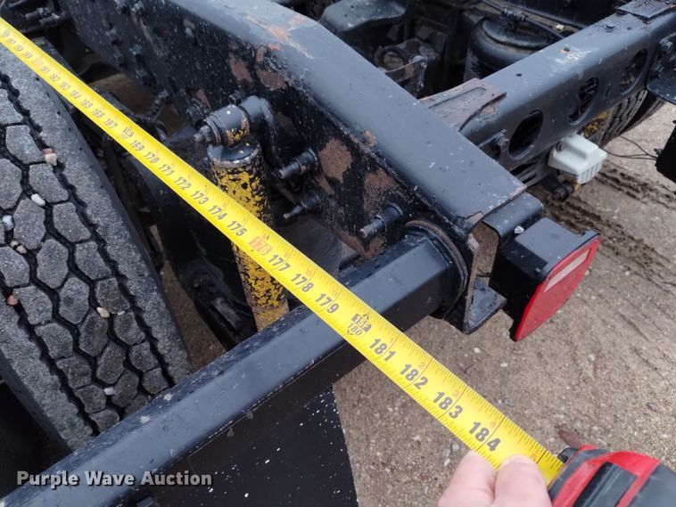 image for item DK8899 2011 International ProStar 122  semi truck