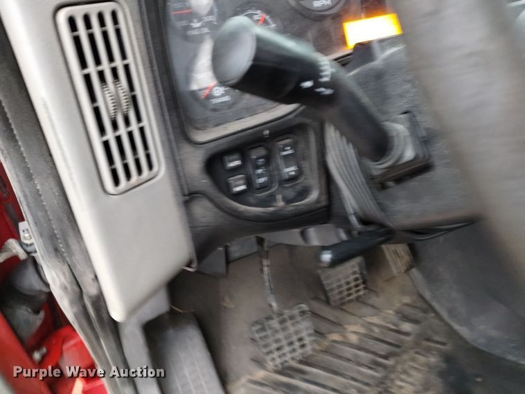 image for item DK8899 2011 International ProStar 122  semi truck