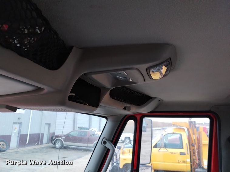 image for item DK8899 2011 International ProStar 122  semi truck