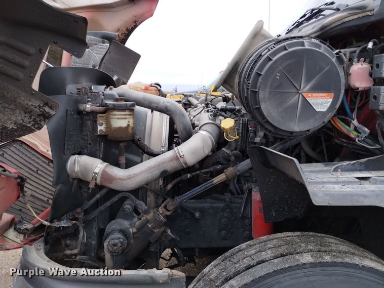 image for item DK8899 2011 International ProStar 122  semi truck