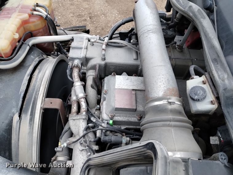 image for item DK8899 2011 International ProStar 122  semi truck