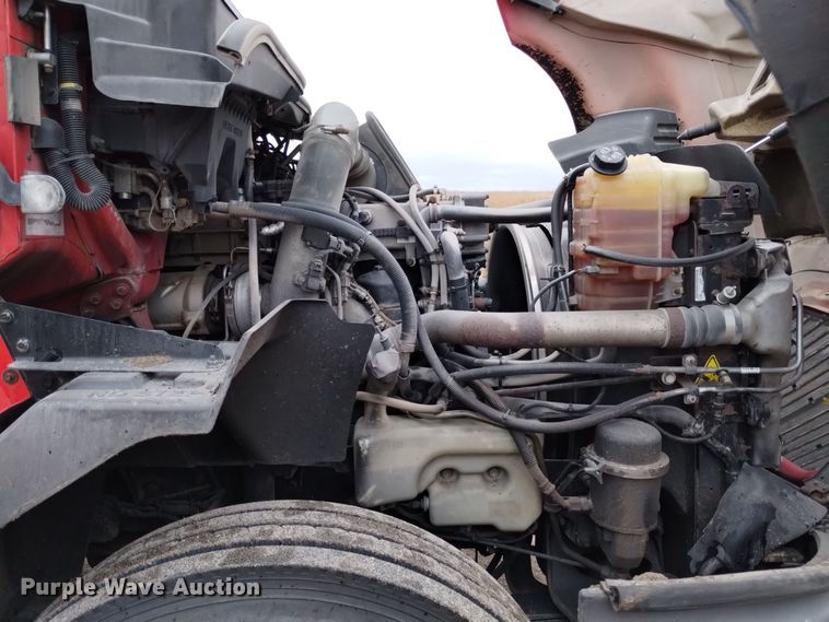 image for item DK8899 2011 International ProStar 122  semi truck