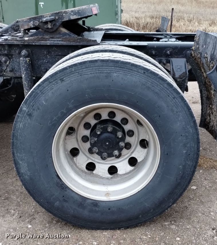 image for item DK8899 2011 International ProStar 122  semi truck