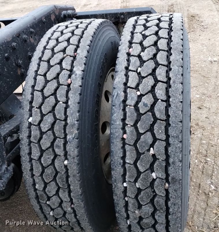 image for item DK8899 2011 International ProStar 122  semi truck