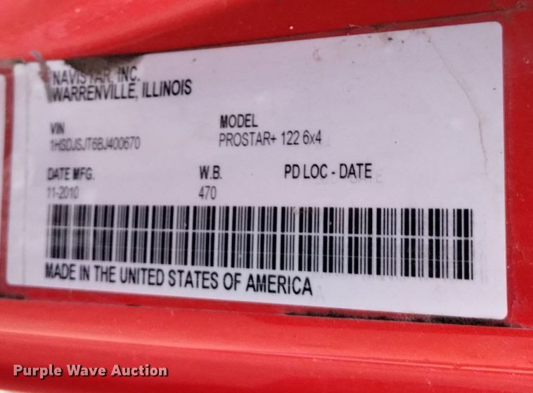 image for item DK8899 2011 International ProStar 122  semi truck