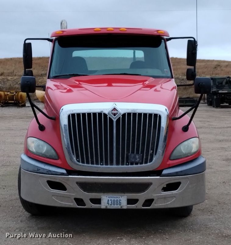 image for item DK8900 2011 International ProStar 122  semi truck