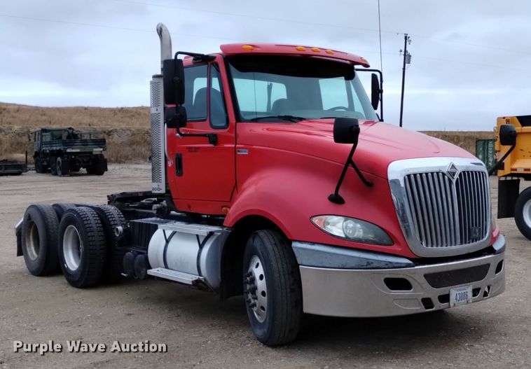 image for item DK8900 2011 International ProStar 122  semi truck