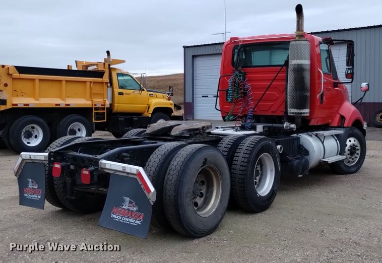 image for item DK8900 2011 International ProStar 122  semi truck