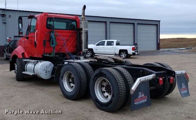 image for item DK8900 2011 International ProStar 122  semi truck