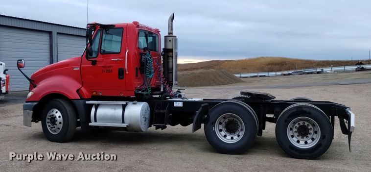 image for item DK8900 2011 International ProStar 122  semi truck