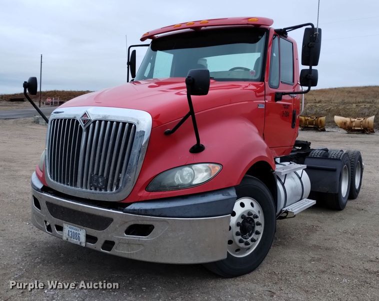 image for item DK8900 2011 International ProStar 122  semi truck