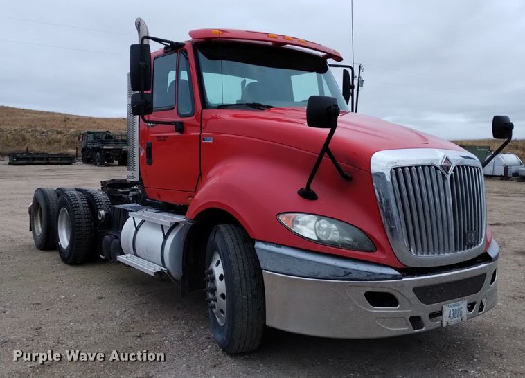 image for item DK8900 2011 International ProStar 122  semi truck
