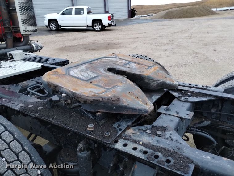 image for item DK8900 2011 International ProStar 122  semi truck