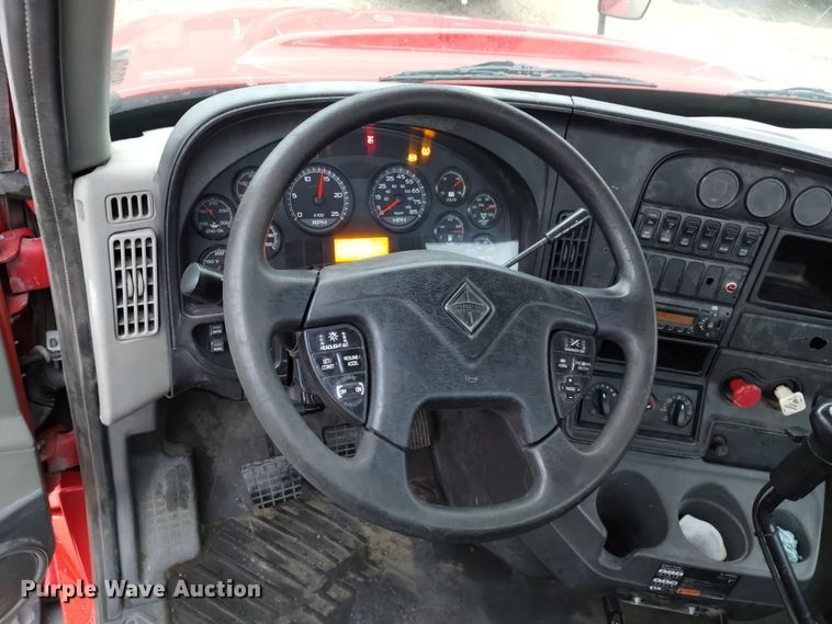 image for item DK8900 2011 International ProStar 122  semi truck