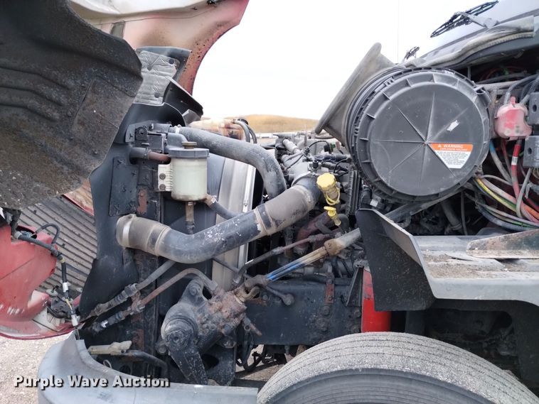 image for item DK8900 2011 International ProStar 122  semi truck