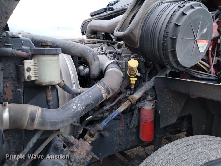 image for item DK8900 2011 International ProStar 122  semi truck