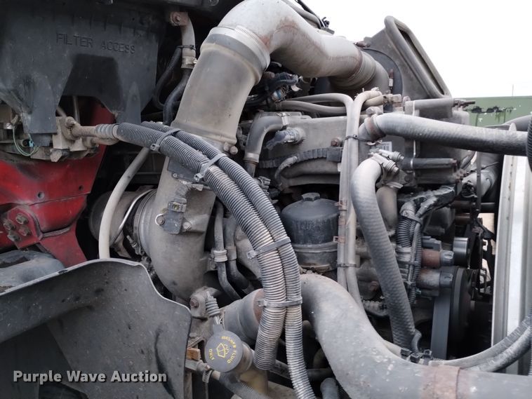 image for item DK8900 2011 International ProStar 122  semi truck