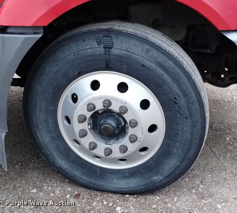 image for item DK8900 2011 International ProStar 122  semi truck