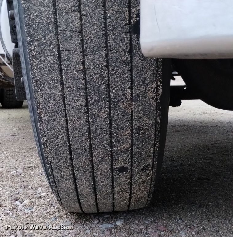 image for item DK8900 2011 International ProStar 122  semi truck