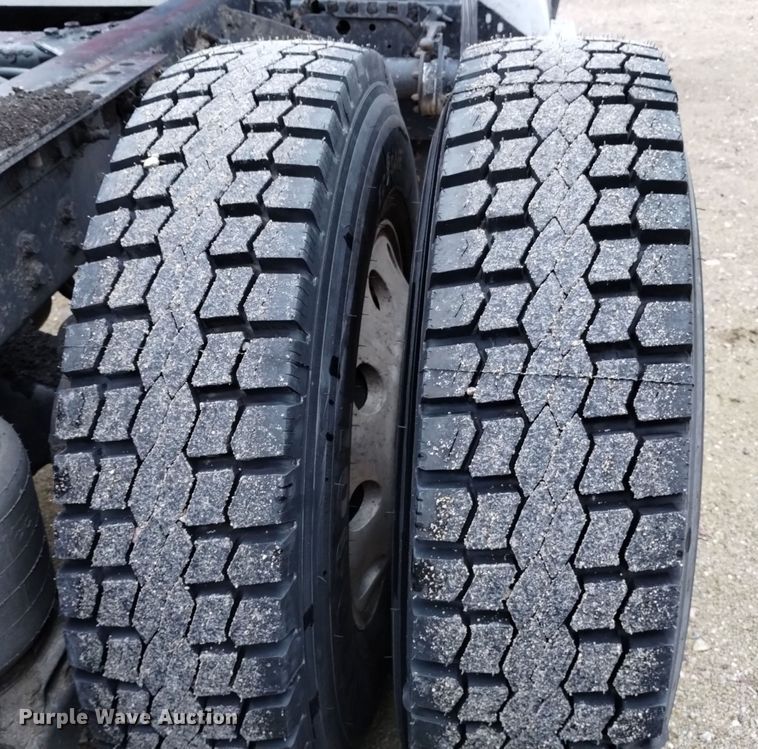 image for item DK8900 2011 International ProStar 122  semi truck