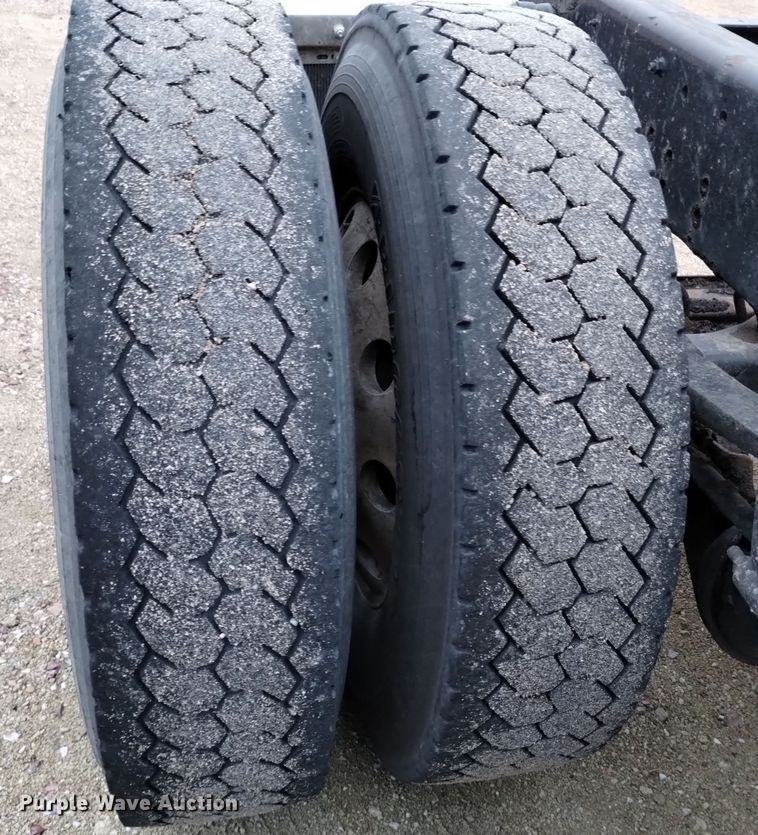 image for item DK8900 2011 International ProStar 122  semi truck