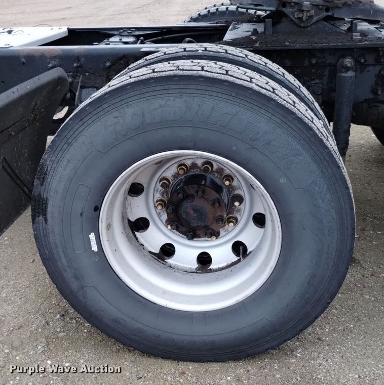 image for item DK8900 2011 International ProStar 122  semi truck