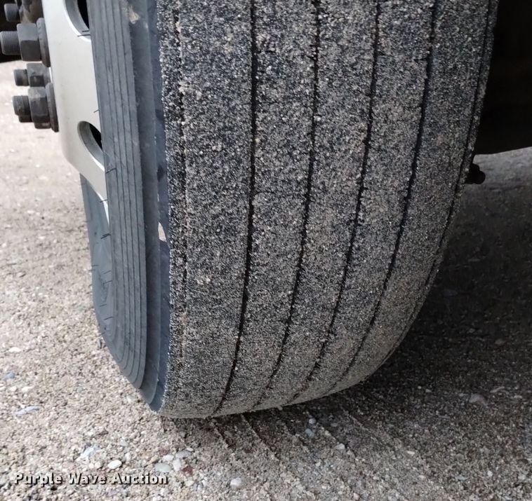 image for item DK8900 2011 International ProStar 122  semi truck