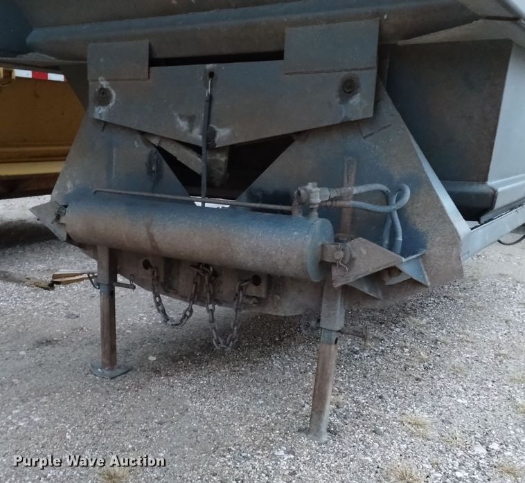 image for item DK8901 1996 Corn Belt Mfg. S-4202  bottom dump trailer