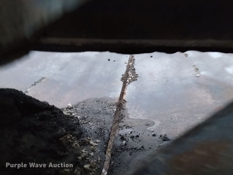 image for item DK8901 1996 Corn Belt Mfg. S-4202  bottom dump trailer