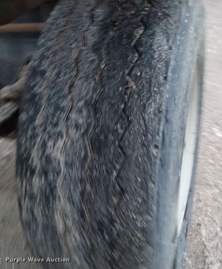 image for item DK8901 1996 Corn Belt Mfg. S-4202  bottom dump trailer